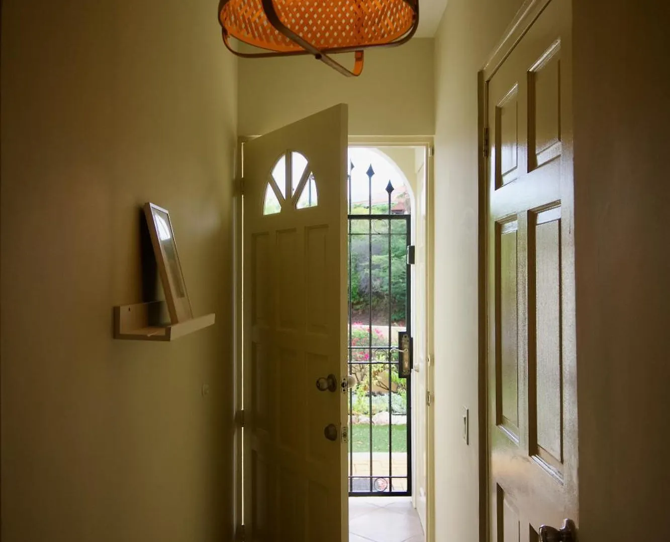 Luxury Appt For 6: Mesmerizing Spanish Water View Jan Thiel