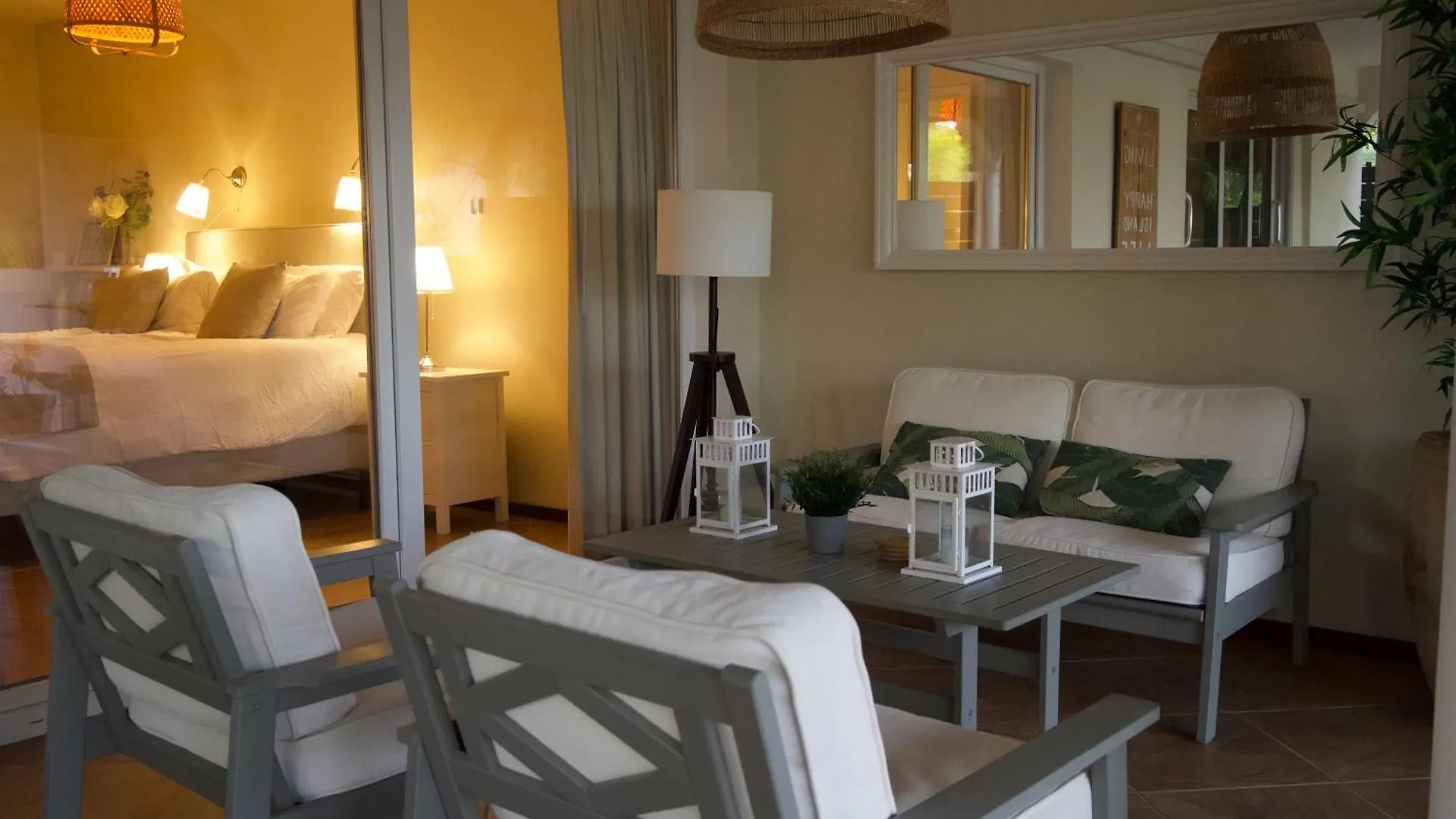 Apartment Luxury Appt For 6: Mesmerizing Spanish Water View Jan Thiel Curacao